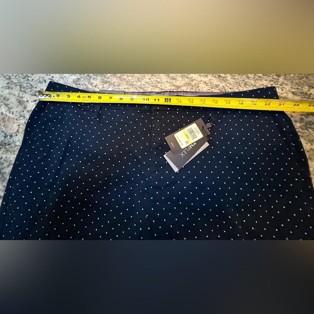 Tommy Hilfiger Navy Polka Dot Shorts. Hollywood style. Stretchy. SIZE 18. NWT - Picture 10 of 12